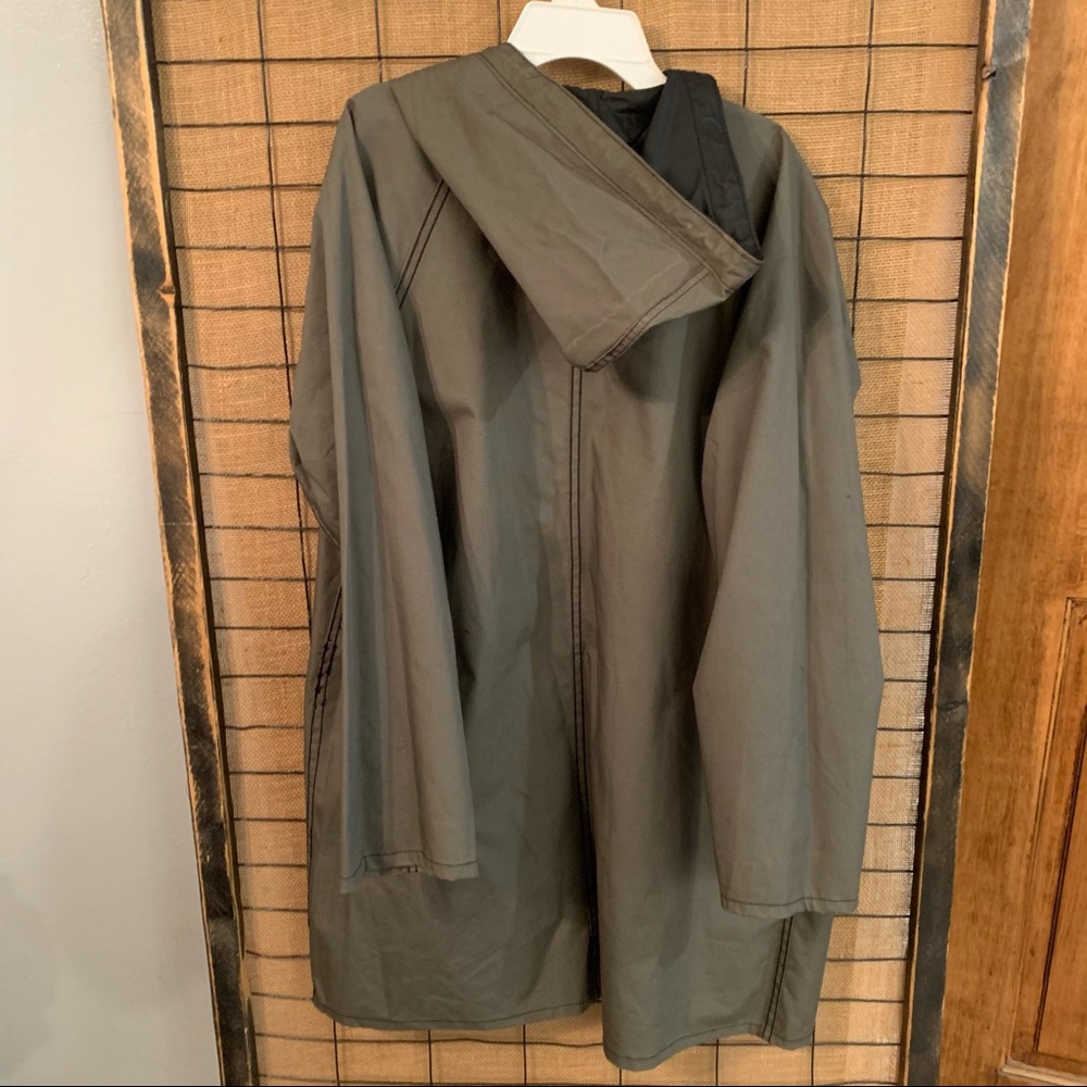 BDG Reversible Rain Jacket - Picture 8 of 8